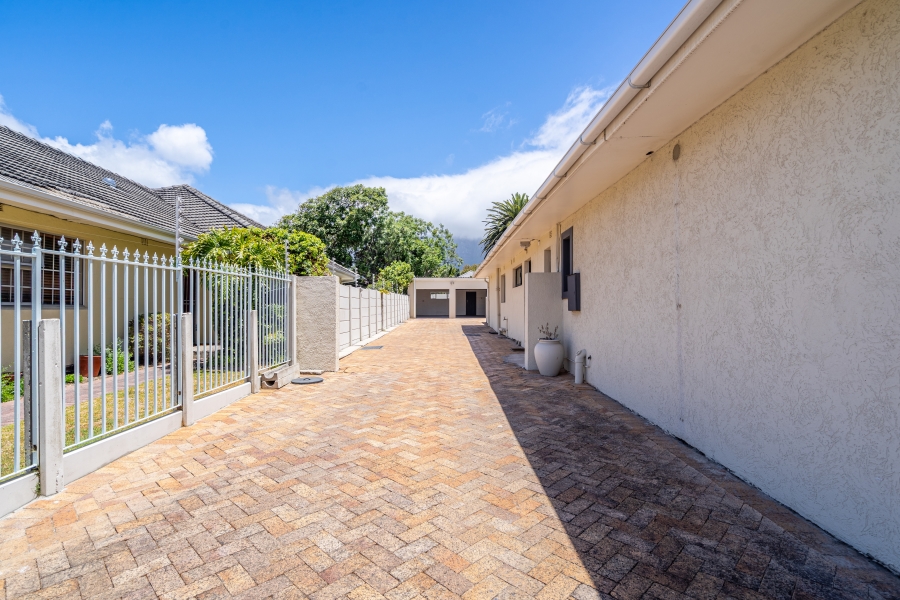 3 Bedroom Property for Sale in Rondebosch Park Estate Western Cape